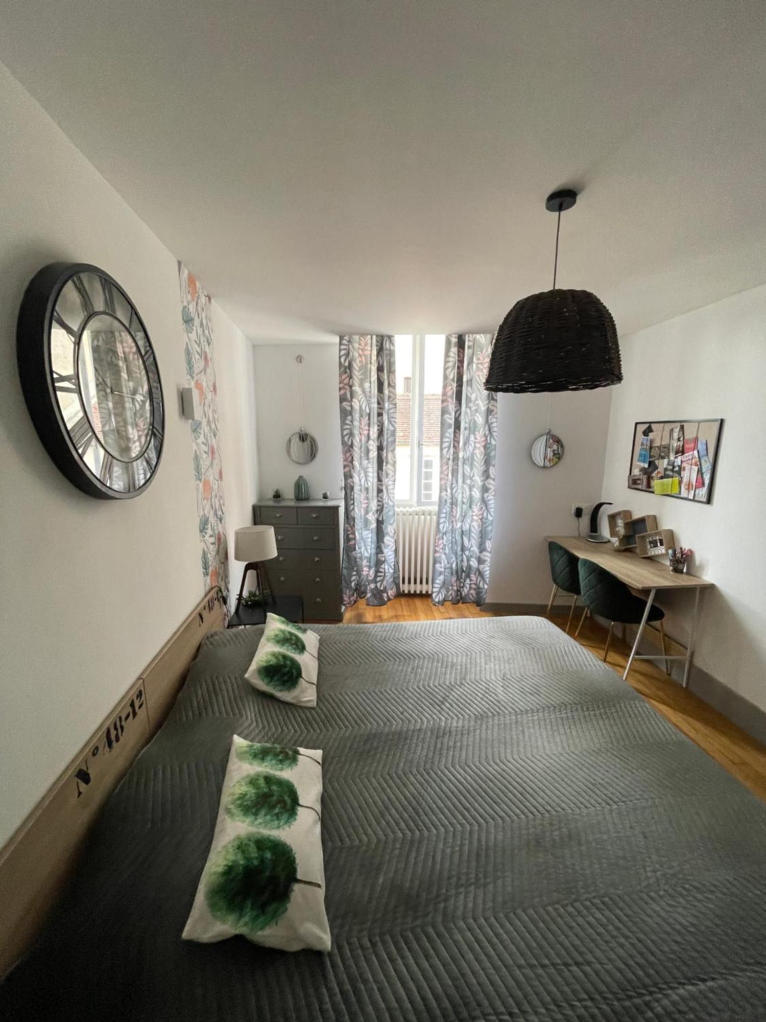 Appartement Moderne Centre Ville, 5 Personnes, 65 M2 Semur-en-Auxois Exterior foto