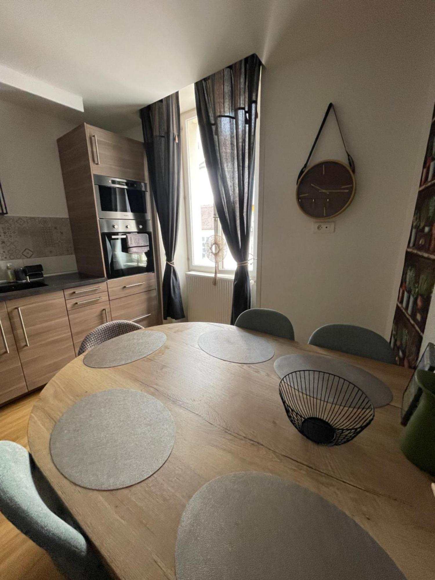 Appartement Moderne Centre Ville, 5 Personnes, 65 M2 Semur-en-Auxois Exterior foto