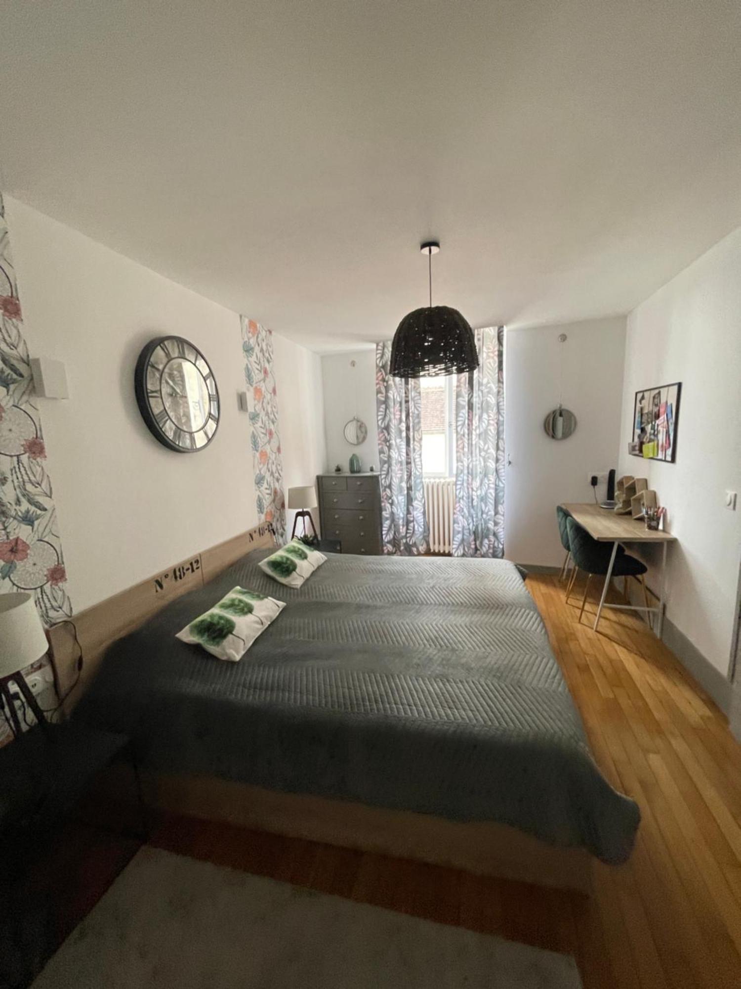 Appartement Moderne Centre Ville, 5 Personnes, 65 M2 Semur-en-Auxois Exterior foto