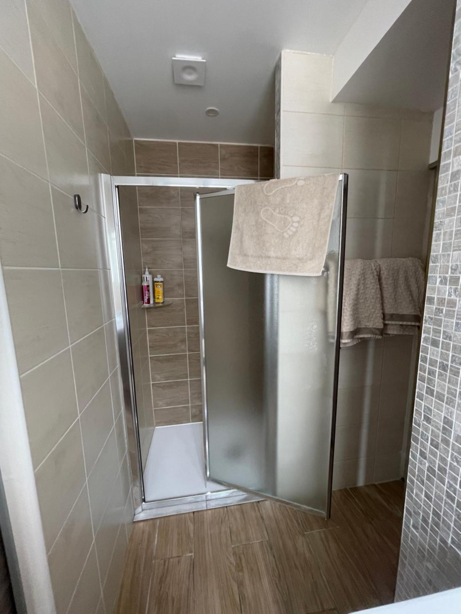 Appartement Moderne Centre Ville, 5 Personnes, 65 M2 Semur-en-Auxois Exterior foto